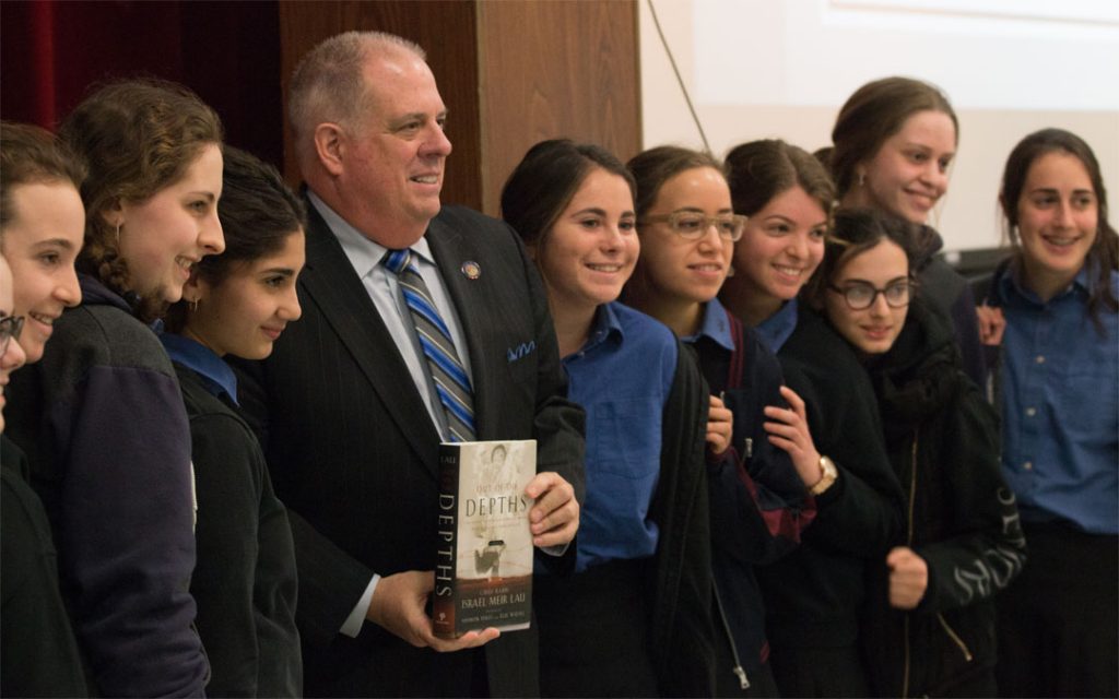 Gov. Hogan Meets With Jewish Day School Students