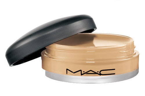Lip erase by MAC
