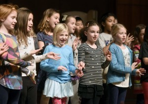 Chizuk Amuno Chanukah