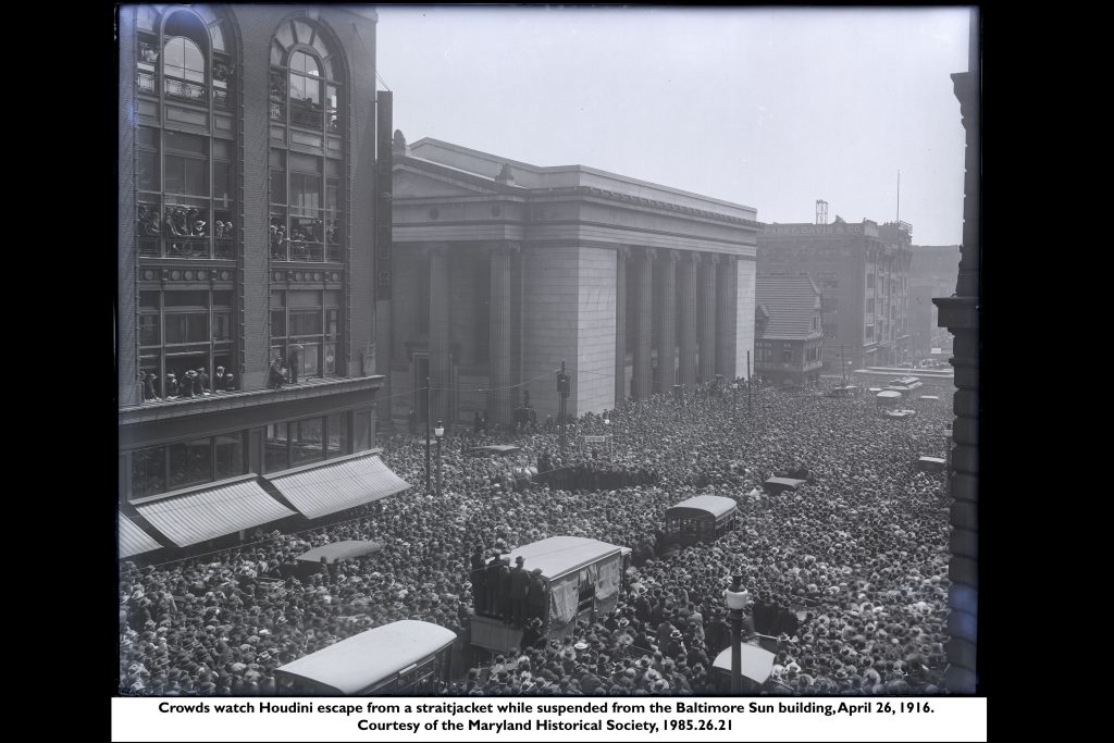 Crowd watching Houdini in Baltimore