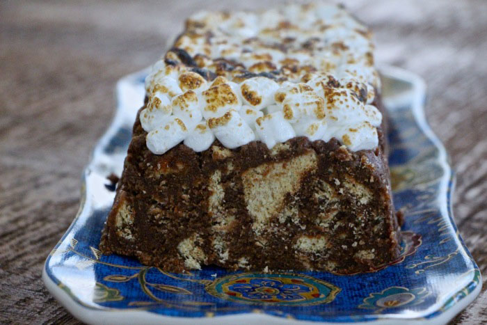 S'mores log cake