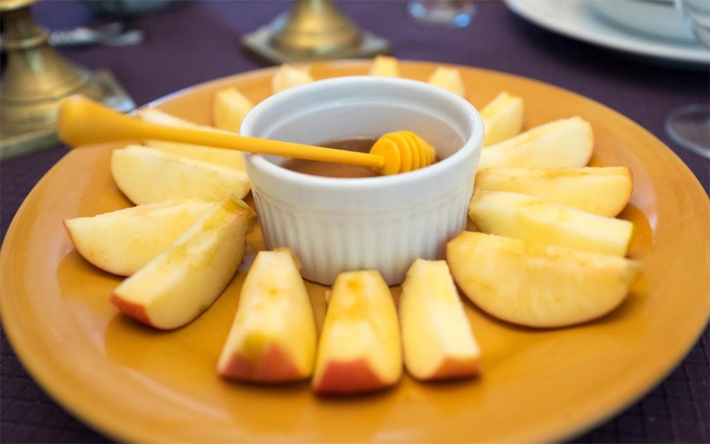 Rosh Hashanah apples and honey
