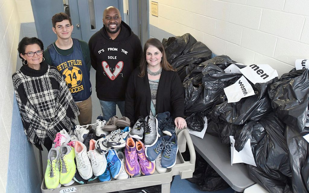Andre McDonnell, founder of It’s From The Sole, met up with Beth Tfiloh students at the recent Weiner Basketball Tournament. (Photo by Steve Ruark)