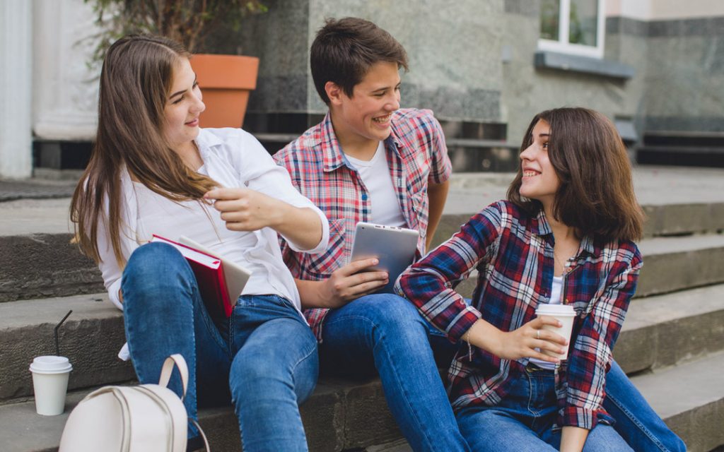 Rabbi Mordi Spero: "We spend so much of our time telling our teens what they need to do in order to be successful in their lives, sometimes it’s worthwhile to take a step back and learn from them how to be successful in our lives." (Photo by freepik - freepik.com)