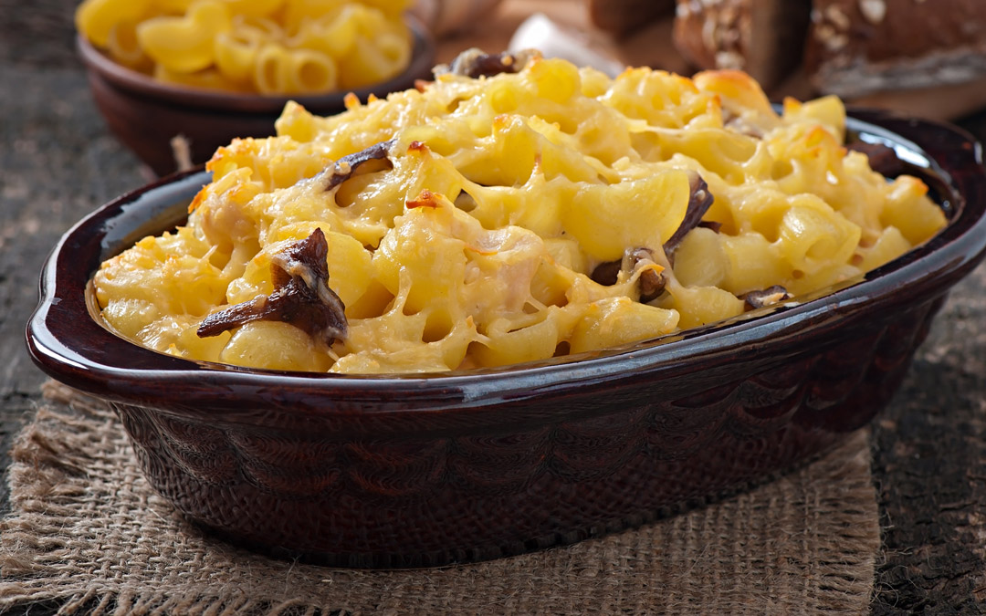 macaroni with cheese and mushrooms