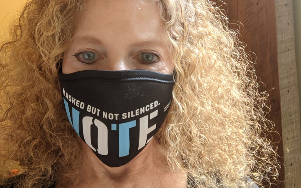 Simone in mask