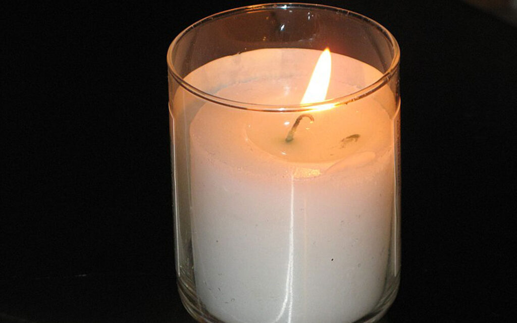 Yahrtzeit candle
