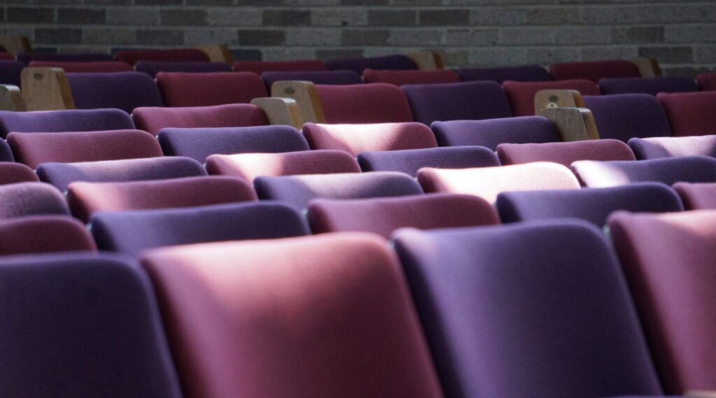 empty synagogue seats