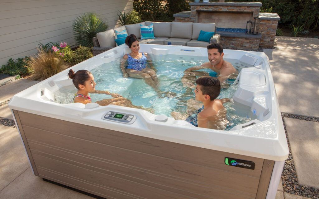HotSpring Limelight 2019 Pulse Alpine White/Coastal Gray Lifestyle family