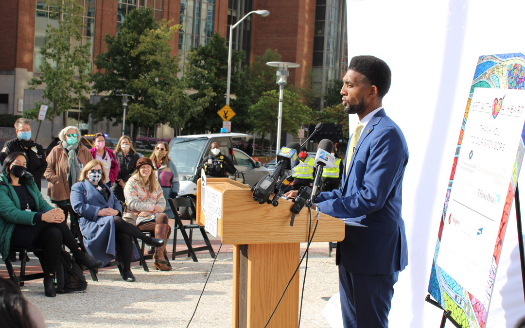 Mayor Brandon M. Scott revealed the six-by-eight-foot heart mosaic sculpture, on permanent display at the University of Maryland Medical Center’s Gudelsky Entrance.