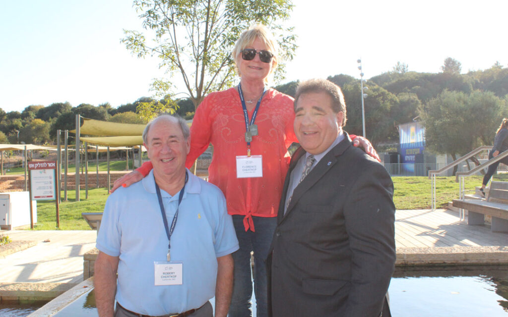 Chertkof and his wife Florence Chertkof with JNF-USA CEO Russell Robinson at the dedication of the project.