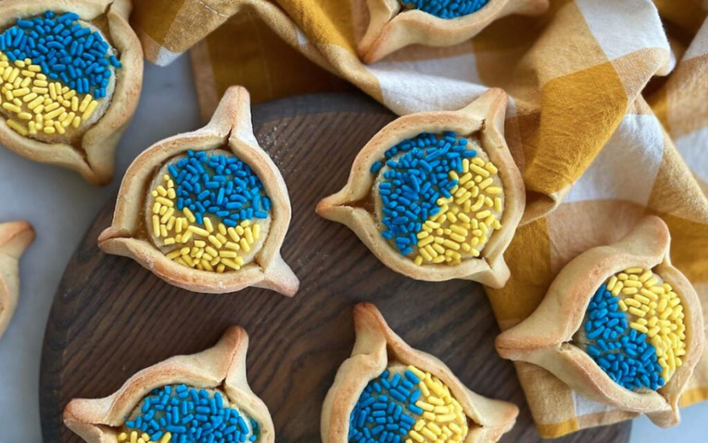 hamantaschen with the colors of the Ukrainian flag