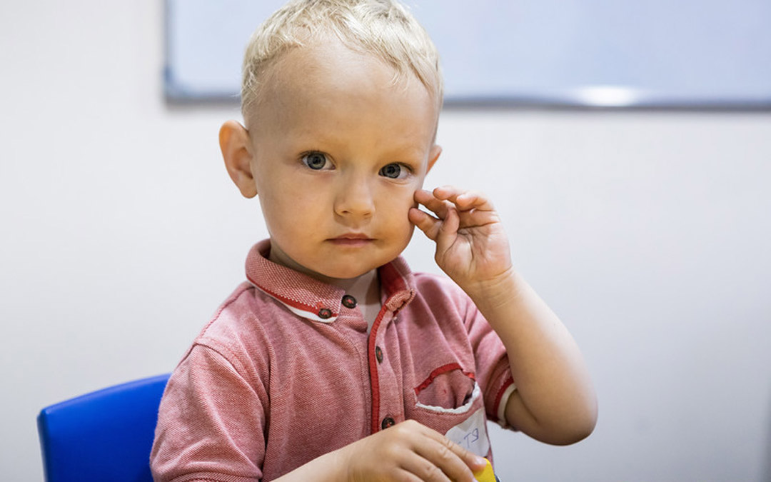 A young refugee child in Moldova
