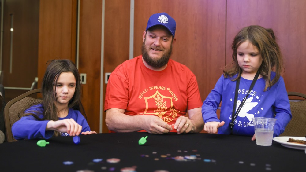 Hannah,, Jason and Lila Davidov