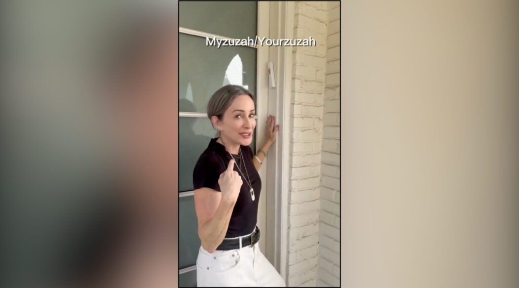 Actress Patricia Heaton, who is Catholic, puts up a mezuzah in solidarity with the Jewish community