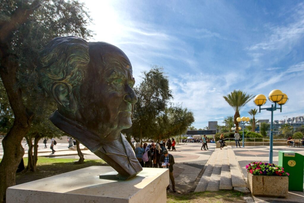 bust of David Ben-Gurion