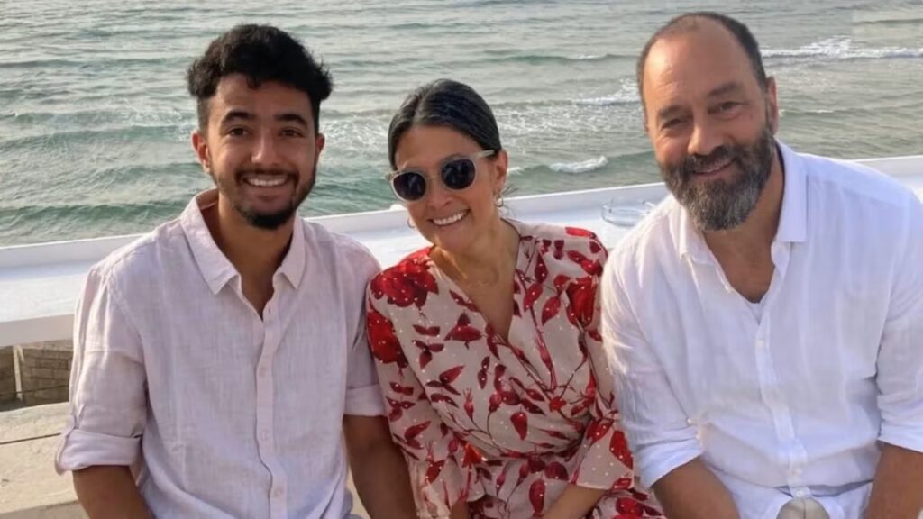 Hersh Goldberg-Polin with his parents, Rachel and Jon
