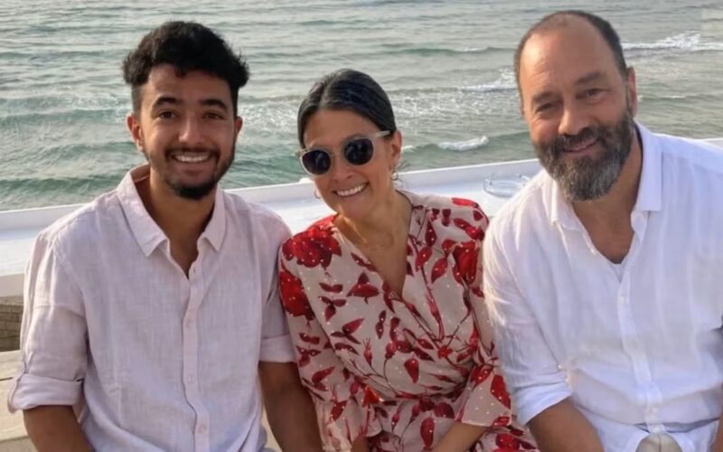 Hersh Goldberg-Polin with his parents, Rachel and Jon