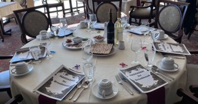 Broadmead Passover table