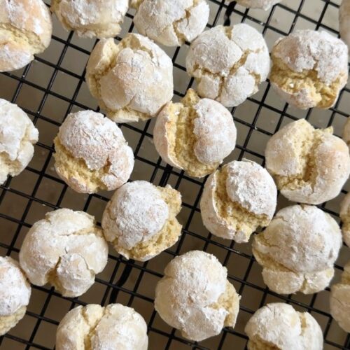 Three Ingredients Snowy Almond Cookies