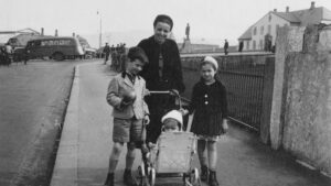 Melitta Urbancic strolls with her children